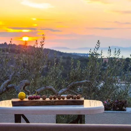 Villa Mediterranean With Pool