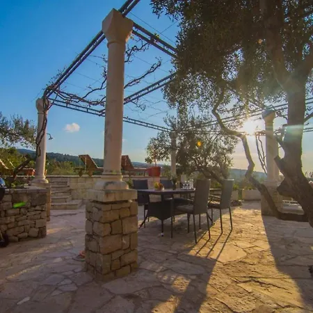 Villa Mediterranean With Pool Splitska