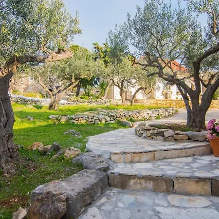 Villa Mediterranean With Pool