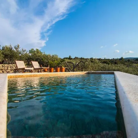 Villa Mediterranean With Pool