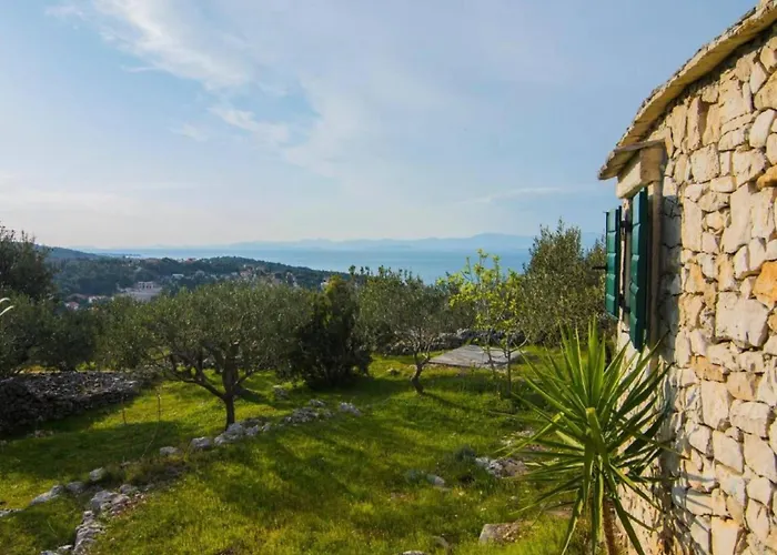 Villa Mediterranean With Pool Splitska