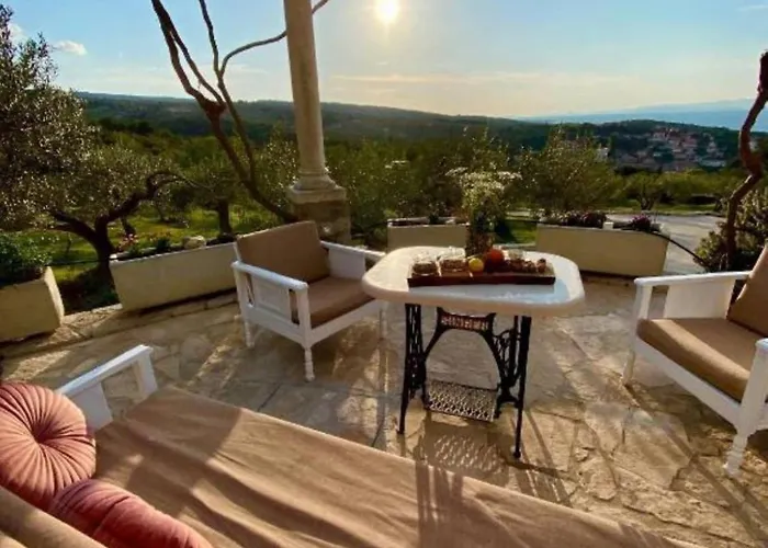 Mediterranean With Pool * Splitska