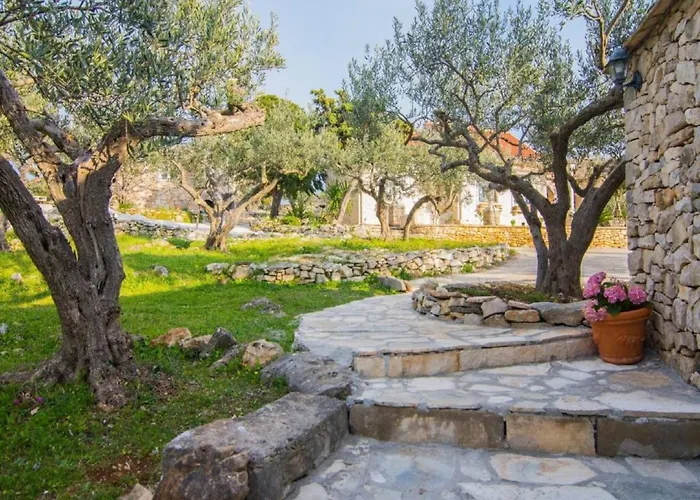 Villa Mediterranean With Pool