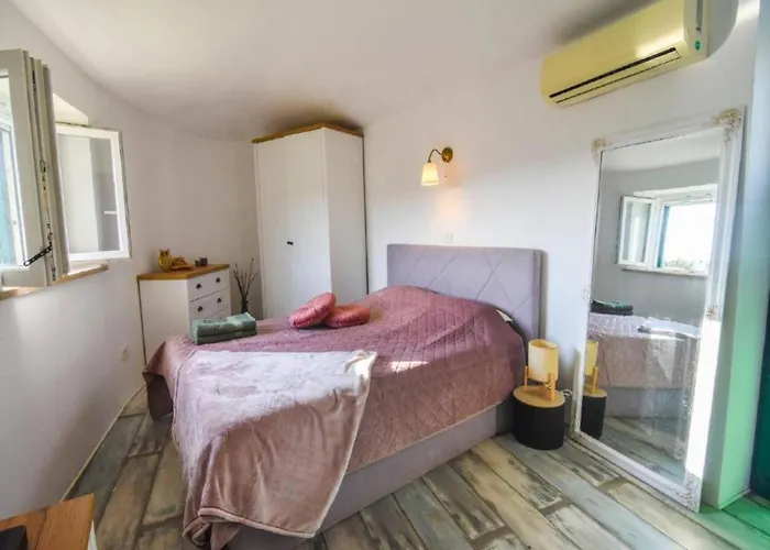 Mediterranean With Pool * Splitska