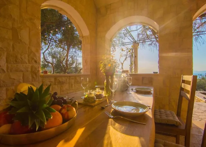 Villa Mediterranean With Pool
